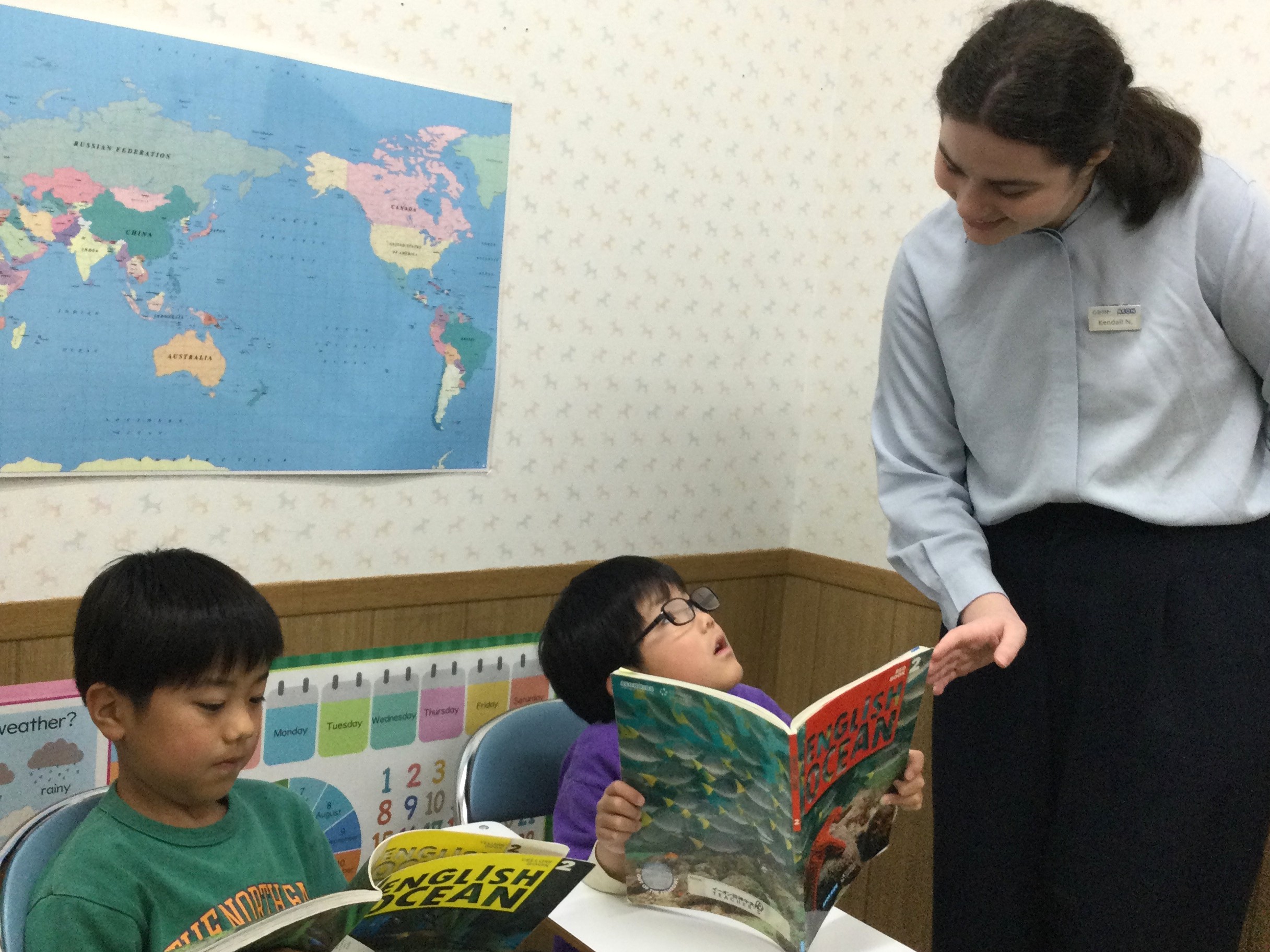 イーオンキッズ西神中央校では、レッスンで学んだ内容を小学校の英語学習にしっかり活用できます。